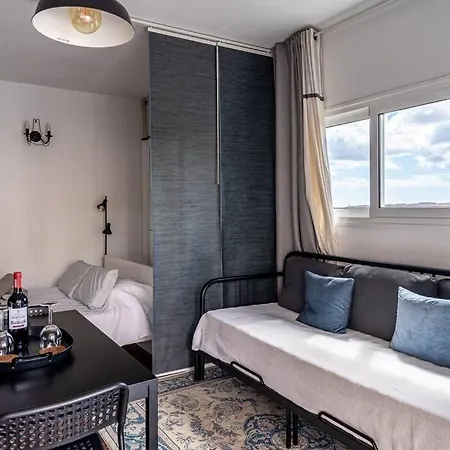 - Coastal Comfort With Outdoor Lounge - Wifi