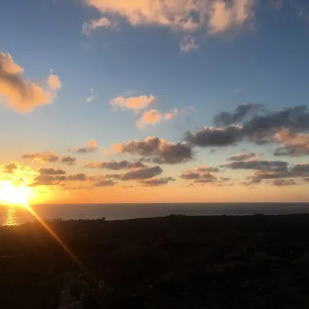 Apartamento - Coastal Comfort With Outdoor Lounge - Wifi