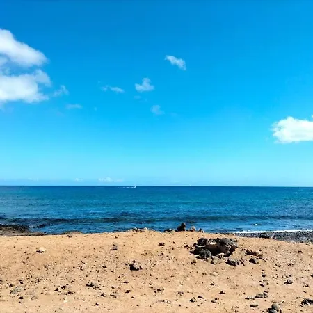 - Coastal Comfort With Outdoor Lounge - Wifi Apartamento Teguise (Lanzarote)