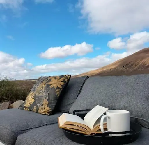 - Coastal Comfort With Outdoor Lounge - Wifi