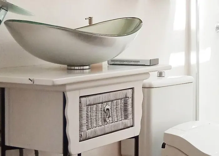 - Coastal Comfort With Outdoor Lounge - Wifi Apartman