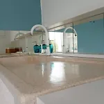 - Coastal Comfort With Outdoor Lounge - Wifi Apartamento