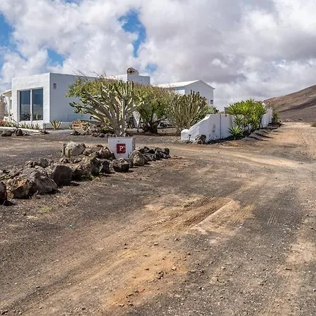 Apartamento - Coastal Comfort With Outdoor Lounge - Wifi Teguise (Lanzarote)