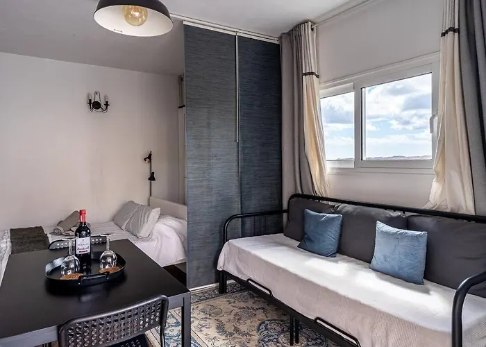 - Coastal Comfort With Outdoor Lounge - Wifi