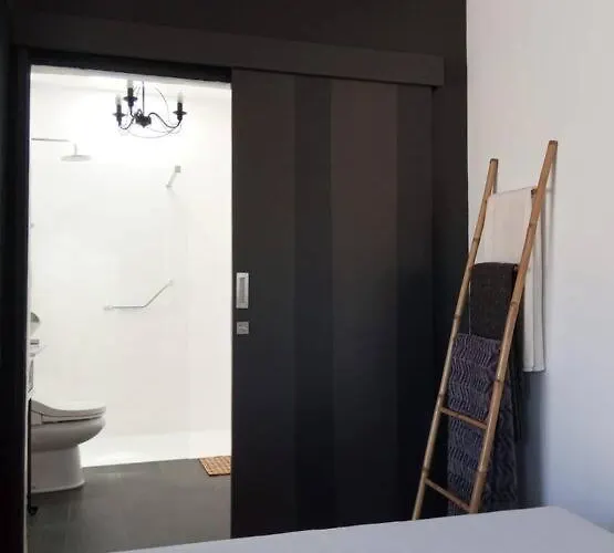 아파트 - Coastal Comfort With Outdoor Lounge - Wifi 테기세