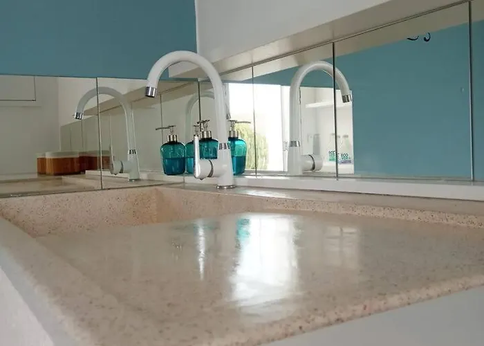 - Coastal Comfort With Outdoor Lounge - Wifi Apartmán