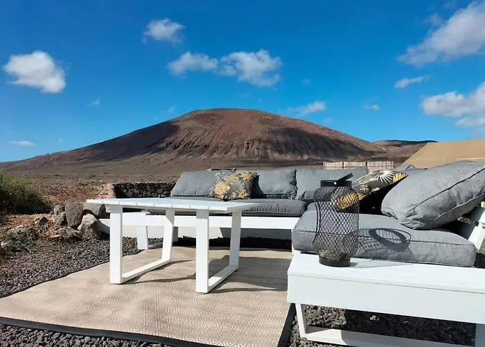 - Coastal Comfort With Outdoor Lounge - Wifi *