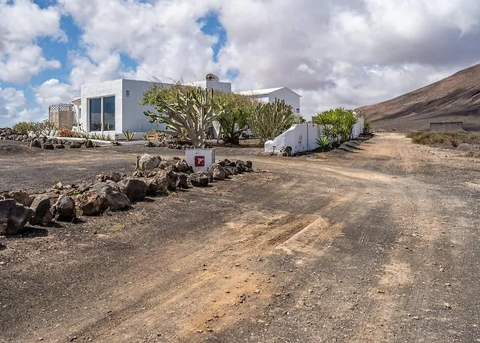 Apartmán - Coastal Comfort With Outdoor Lounge - Wifi Teguise (Lanzarote)